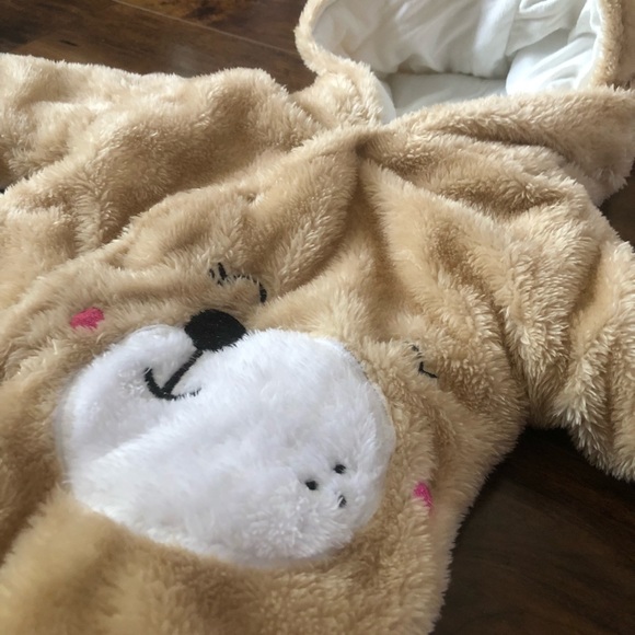 Newborn Khaki Baby Bear Fuzzy Hooded Onesie - Picture 4 of 6